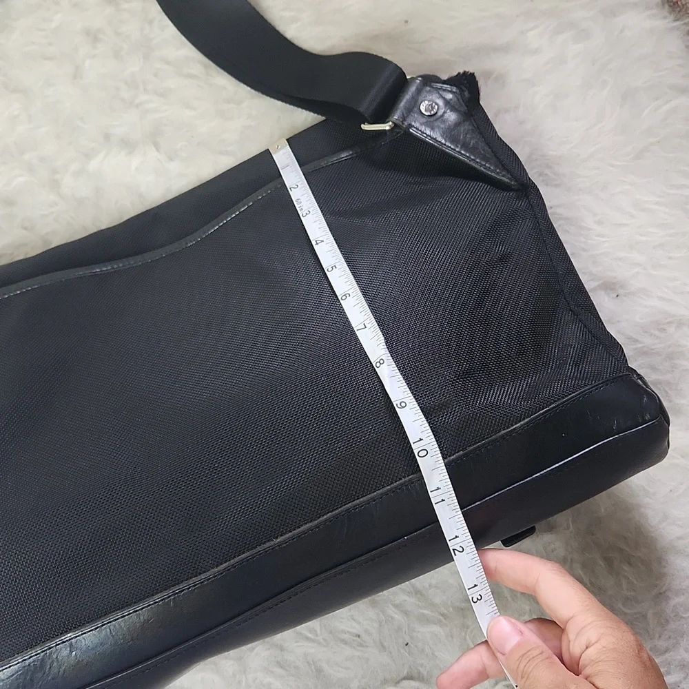 Tumi fold over nylon/leather messenger bag briefcase carryall black